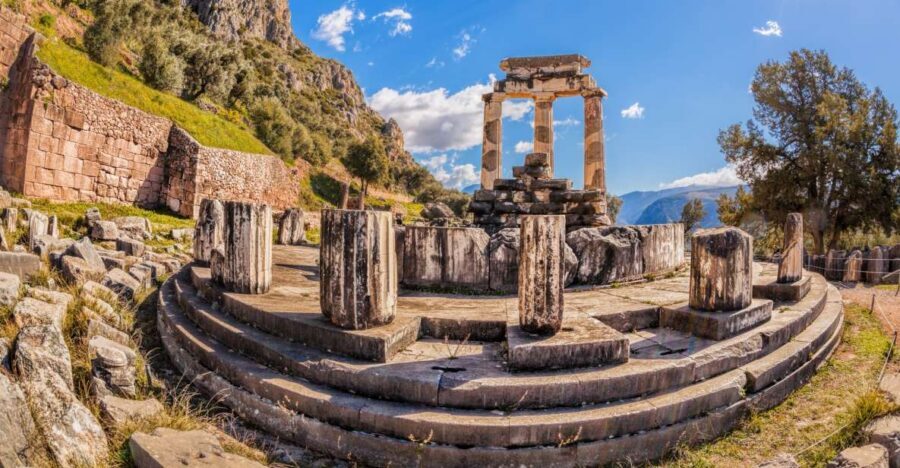 From Athens: Delphi Full Day V.R. Audio Guided Tour - From Athens to Delphi: the early start, bus comfort, and timing that matters