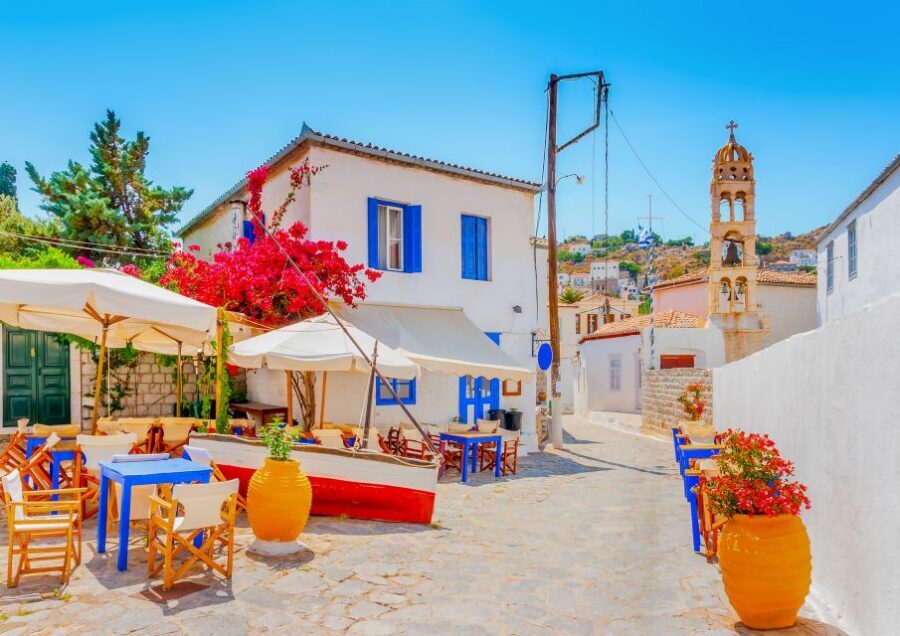 From Athens: Hydra, Poros, and Aegina Day Cruise with Lunch - Onboard entertainment, decks, and how the staff actually shape the day