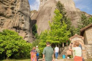 From Athens: Meteora Monasteries and Hermit Caves Tour - First stop in Kastraki: lunch, quick walks, and your first real sense of scale