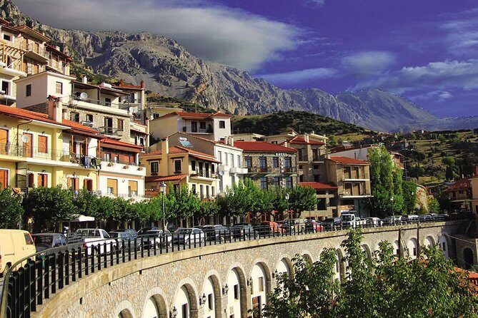 Mercedes Private Tour to Delphi and Arachova - Delphi Archaeological Museum: why you should go early and go slow