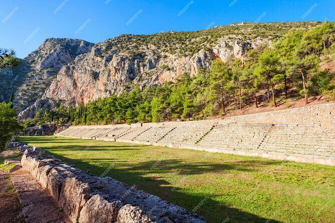Mercedes Private Tour to Delphi and Arachova - Arachova in one hour: views and village strolling