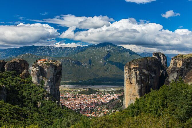 Meteora Day Trip with central Pick up & optional Lunch - Kalabaka at noon: lunch stop and first views