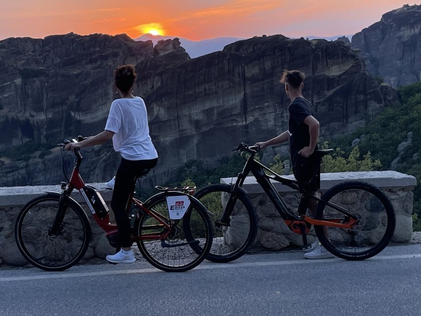 Meteora: E-Bike Epic Sunset Tour With Local Guide & Drink - Why Meteora at sunset on an e-bike works