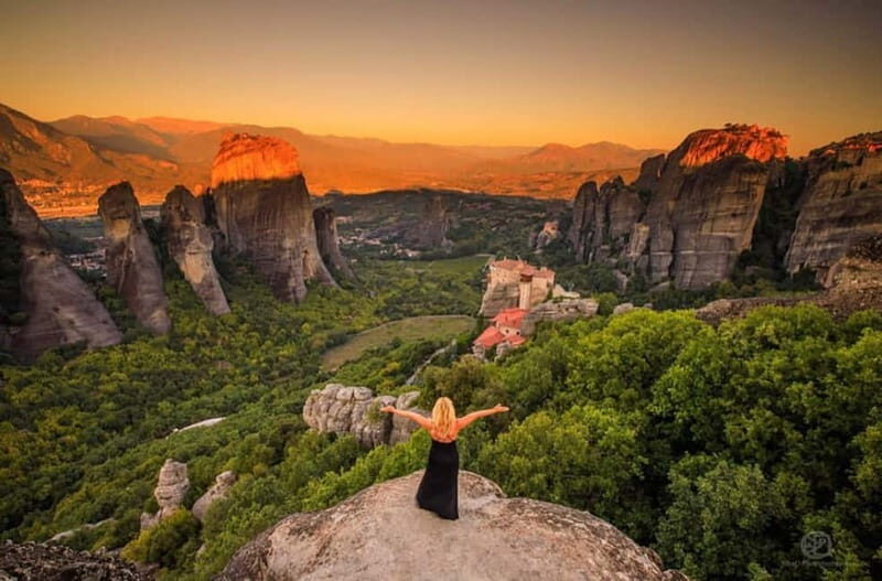 Meteora: Majestic Sunset Tour & Monasteries with Local Guide - Who should book this sunset monasteries tour
