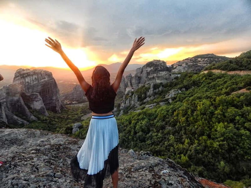 Meteora: Majestic Sunset Tour & Monasteries with Local Guide - Byzantine Church of the Virgin Mary in Kalambaka: short stop, clear payoff