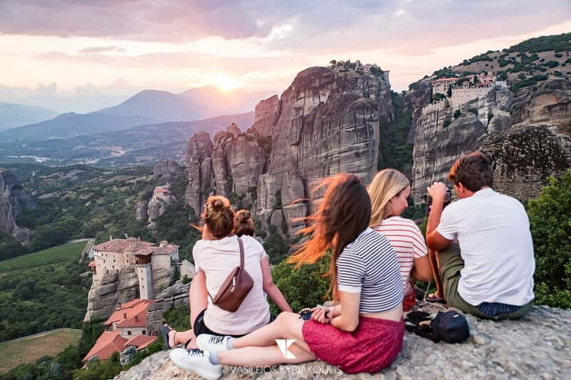 Meteora: Majestic Sunset Tour & Monasteries with Local Guide - The panoramic viewpoints and the sunset moment
