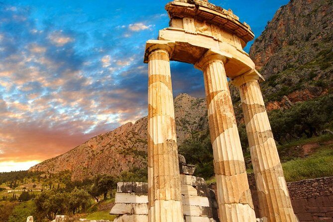 Mystical Delphi & Hosios Loukas Byzantine Wonder Luxury Day Tour - Mount Parnassus: The Scenic Context You’ll Actually Notice