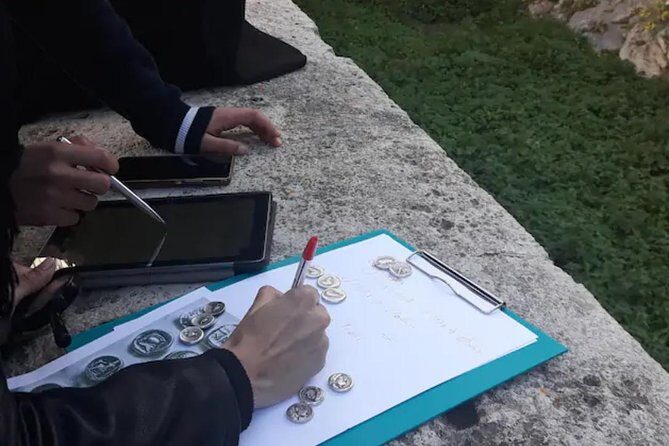 The Acropolis Treasure Hunt: Licensed Guide + Interactive Puzzles - Handling Athens heat: practical pacing and shade