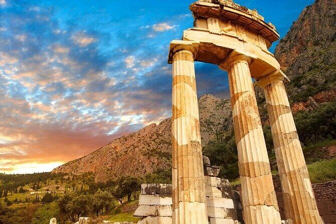 Thermopylae The battle of the 300 Spartans & Delphi Day Tour - Delphi: how to hit the Temple of Apollo and the best views without wasting time
