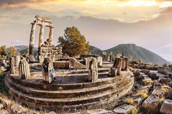 Thermopylae The battle of the 300 Spartans & Delphi Day Tour - Price and entrance fees: what you’re really paying for